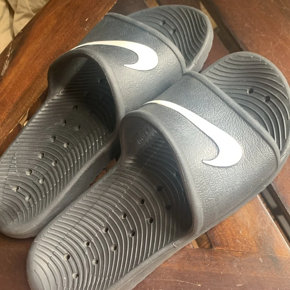 Nike Black Swoop Slides Unisex Pool Beach Water Sandals Shoes Men’s 6 Women’s 7